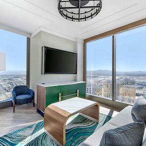 Premium One-Bedroom King Suite